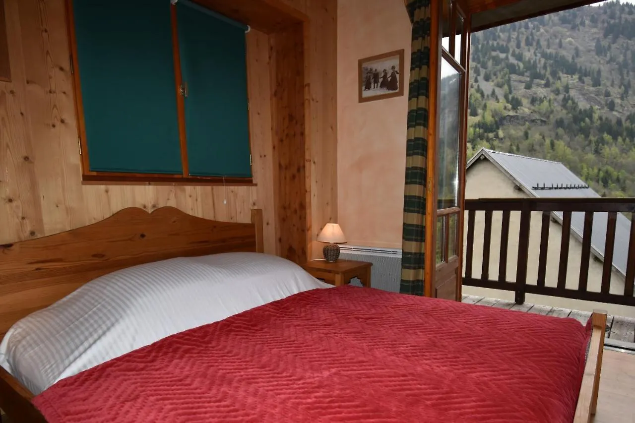 Vaujanylocations - Chalets Clovis I & II