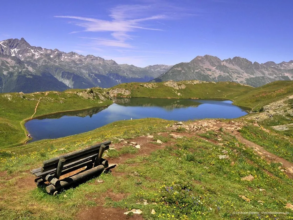 Vaujanylocations - Chalets Clovis I & II France