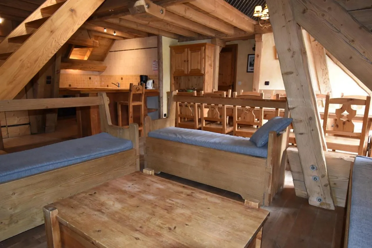 Vaujanylocations - Chalets Clovis I & II